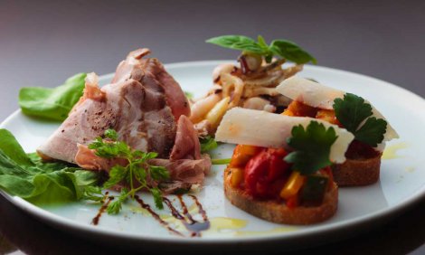FAGOTTO 【ワイン11種飲み放題&3種のお肉グリルが登場!駅前バルでオトナの女子会プラン 4,500円】