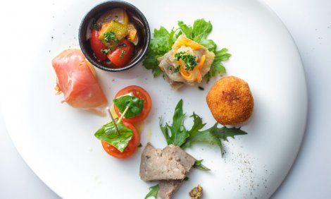 La Fattoria【新潟駅前でいただく農園イタリアン♪甘豚ロースト&自家製パスタを楽しむ6皿コース 5,000円】