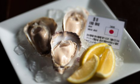ESTOMAGO【【乾杯ドリンク付き】牛肉ステーキor旬魚の選べるメイン&生ガキ&カキのパエリアも!全7品の豪華プラン 3,800円】
